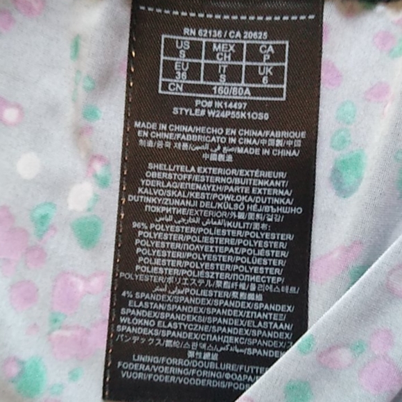 Guess halter v-neck black tank top size small - Picture 12 of 12